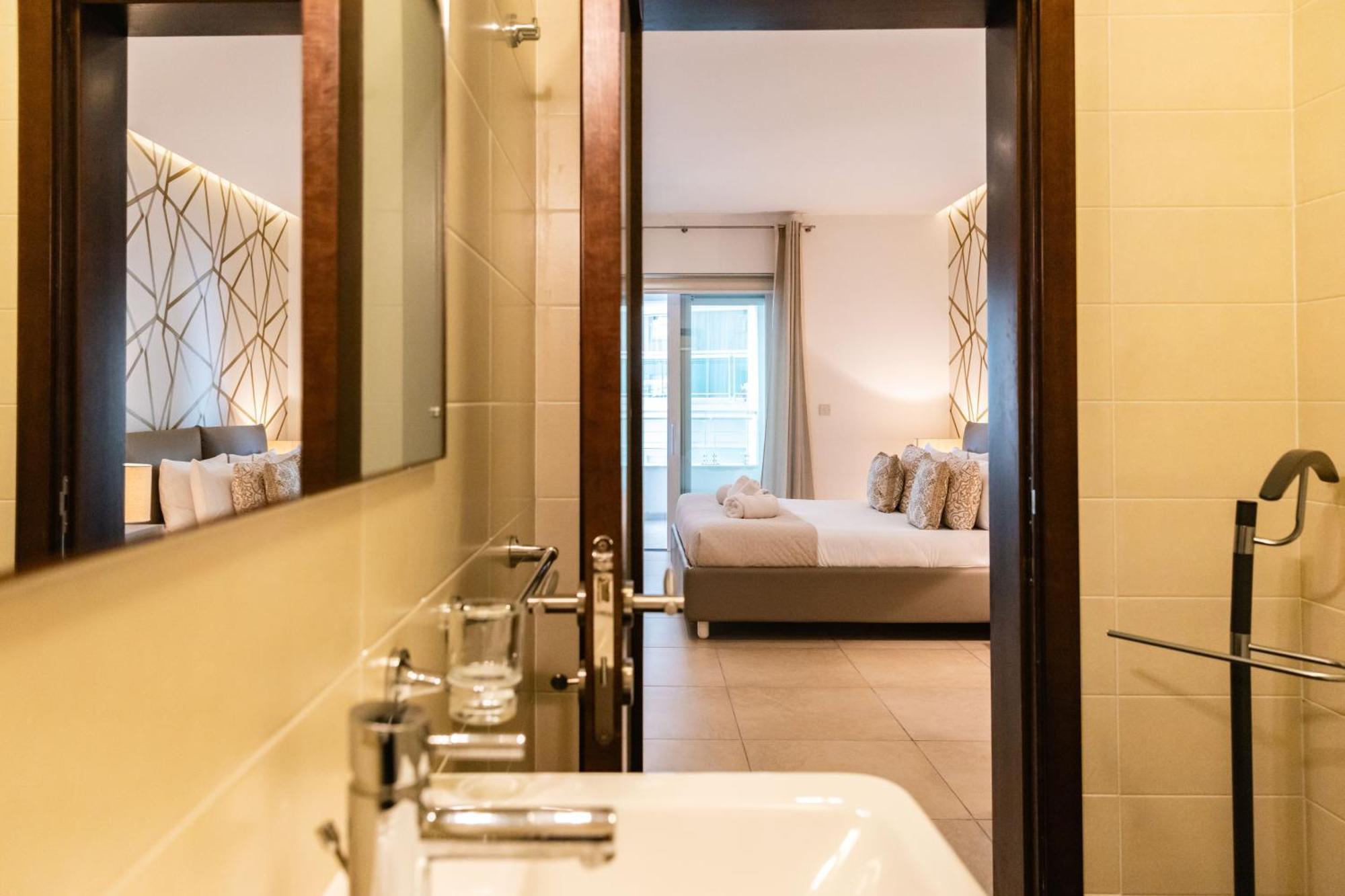 Luxury Seafront 3Br With Pool By Arcobnb Sliema Extérieur photo
